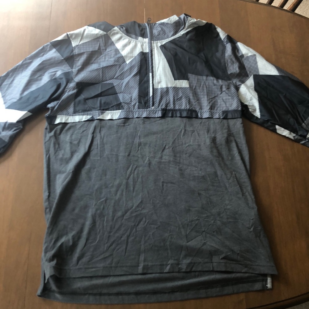 Under Armour Men’s XXL Fitted Windbreaker